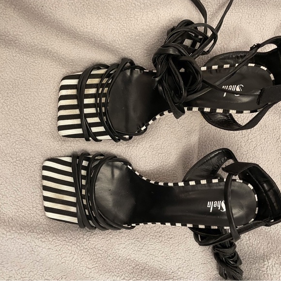 BLACK AND WHITE STRAPPY SANDAL WITH CONE HEEL - Picture 3 of 15